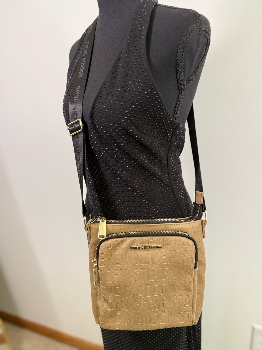 Steve Madden Taupe Logo Embossed Crossbody Bag Gold Hardware Multi Pocket